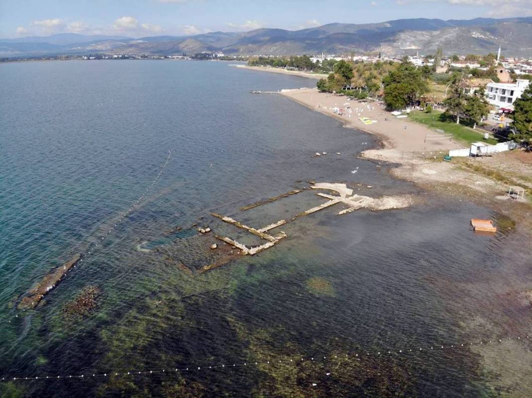 Kuraklık, iki bin yıllık tarihi eseri ortaya çıkardı 9